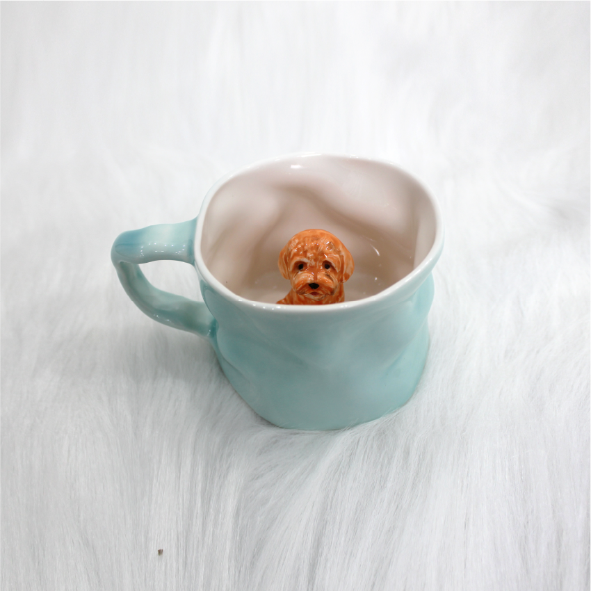 Custom mug with golden retriever model inside